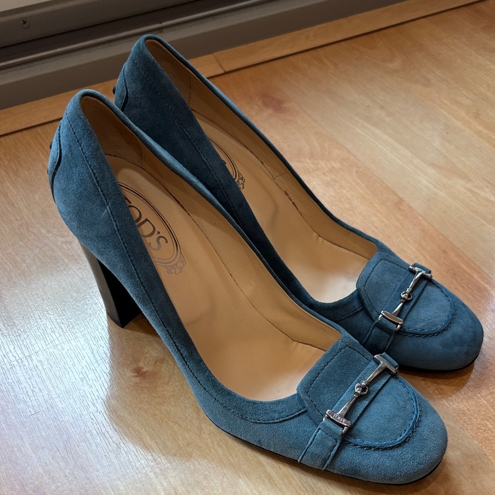 Tod's Teal Suede Block Heel Pumps with Metal Bit
